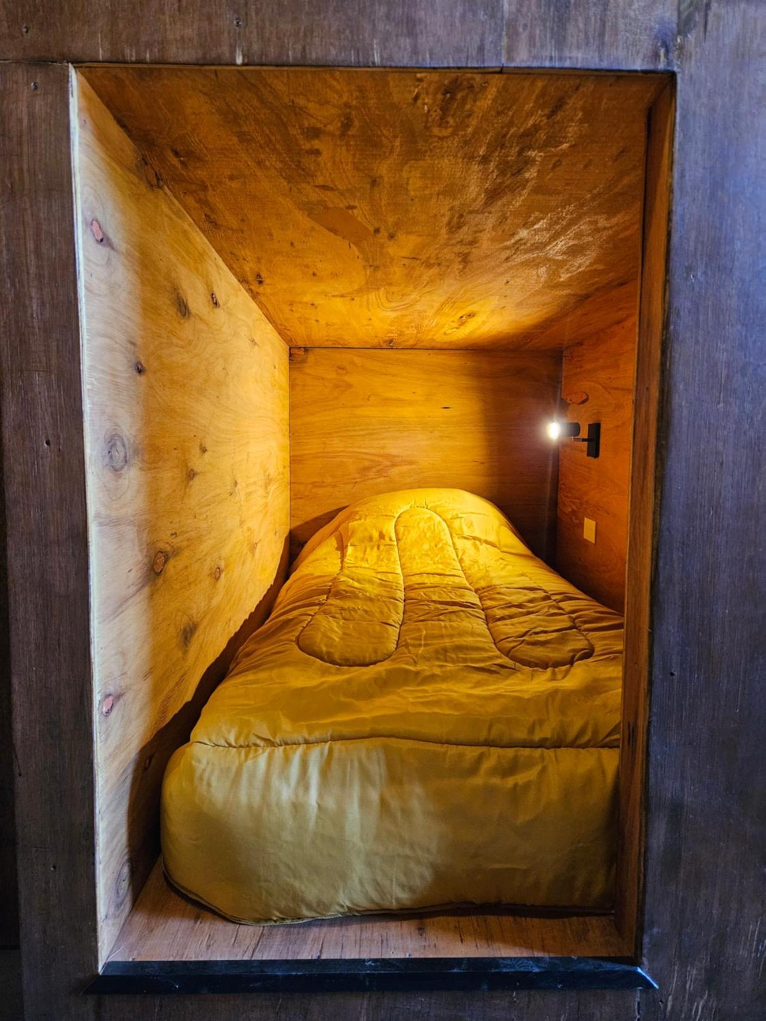 Hostel Capsula Refugio Oeste Сан-Карлос-де-Барилоче Экстерьер фото