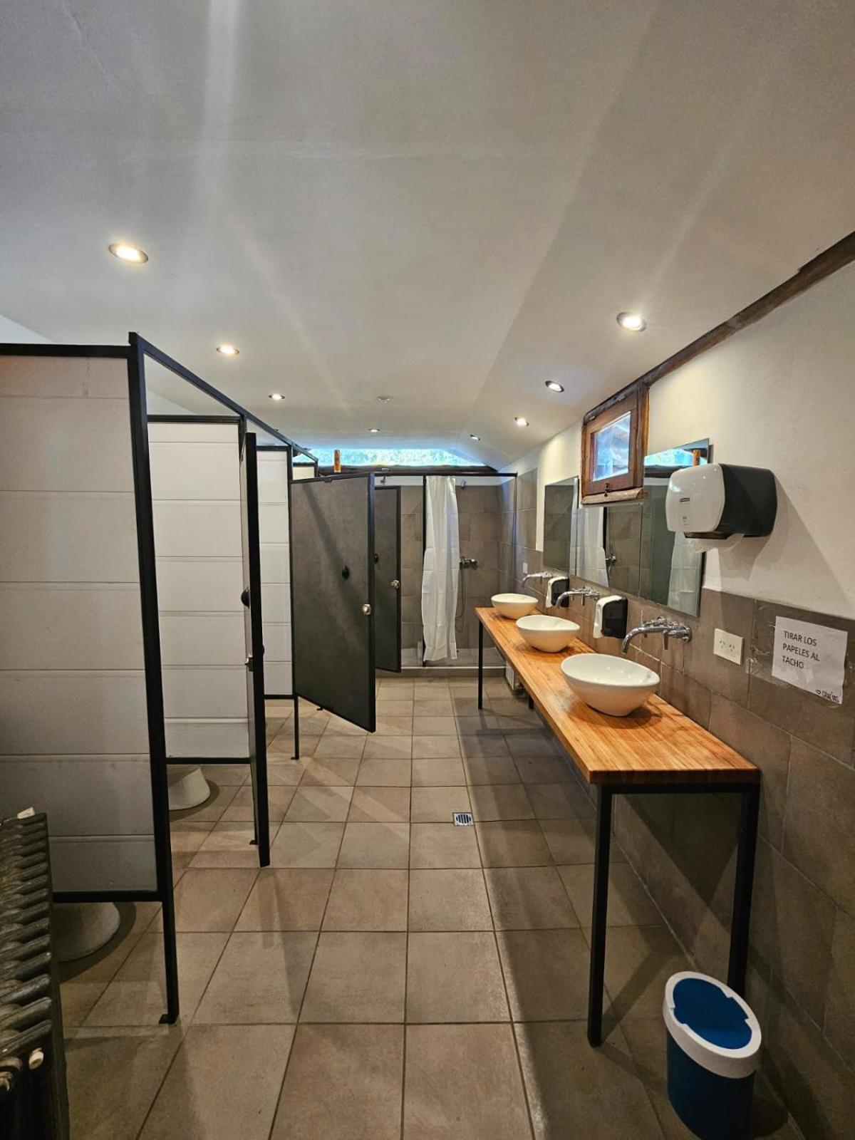 Hostel Capsula Refugio Oeste Сан-Карлос-де-Барилоче Экстерьер фото